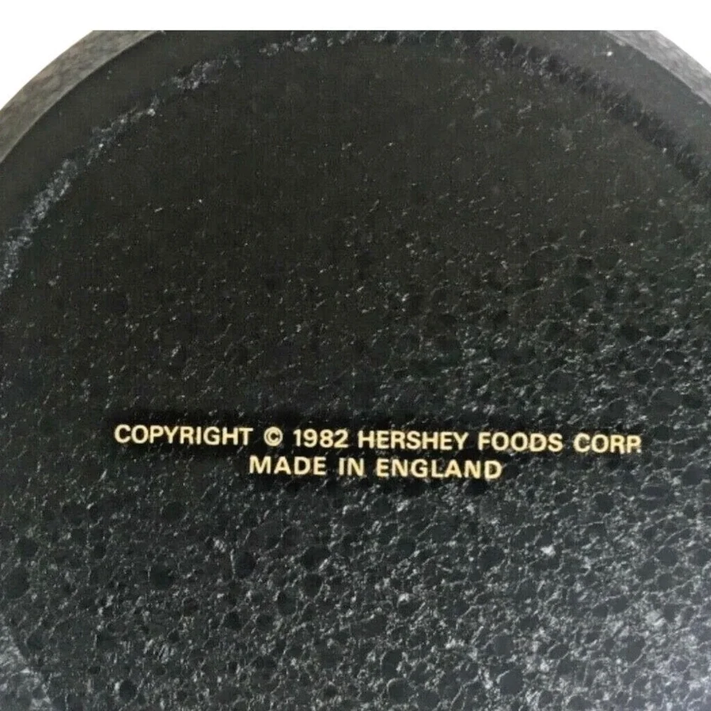 Hershey Milk Chocolate Kisses Vtg‎ 1982 Tin A Kiss for You Made in England